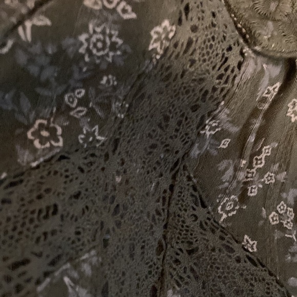 American Eagle Floral Button Up Tie Front Crop Top - Picture 4 of 4